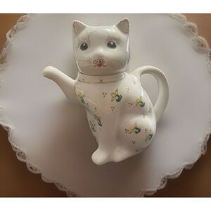 Vintage ✨Kitty Lucky Cat Porcelain White Floral Hand Painted Creamer/Tea Pot